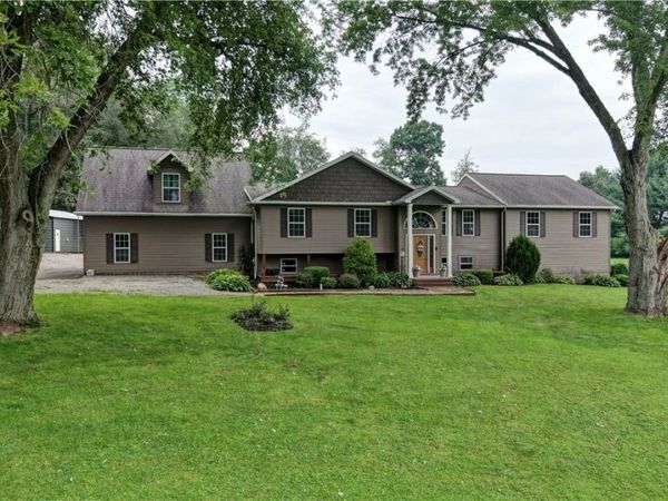 9263 Manchester Avenue SW, Beach City, OH 44608