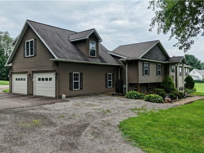 9263 Manchester Avenue SW, Beach City, OH 44608 Photo 2