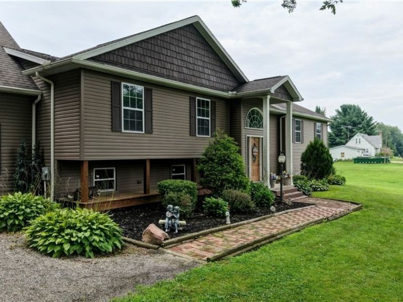 9263 Manchester Avenue SW, Beach City, OH 44608 Photo 3