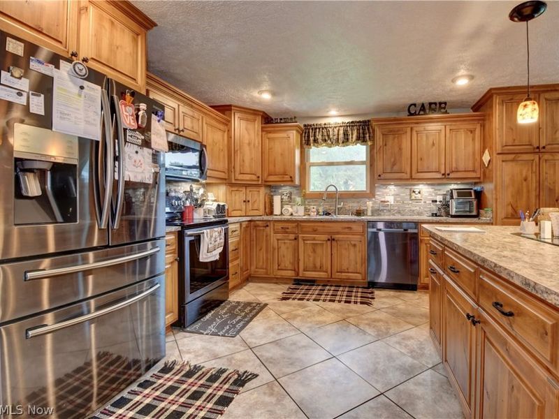 9263 Manchester Avenue SW, Beach City, OH 44608 Photo 7