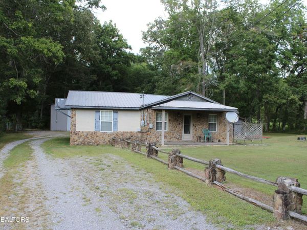 1413 Pennsylvania Ave, Jamestown, TN 38556