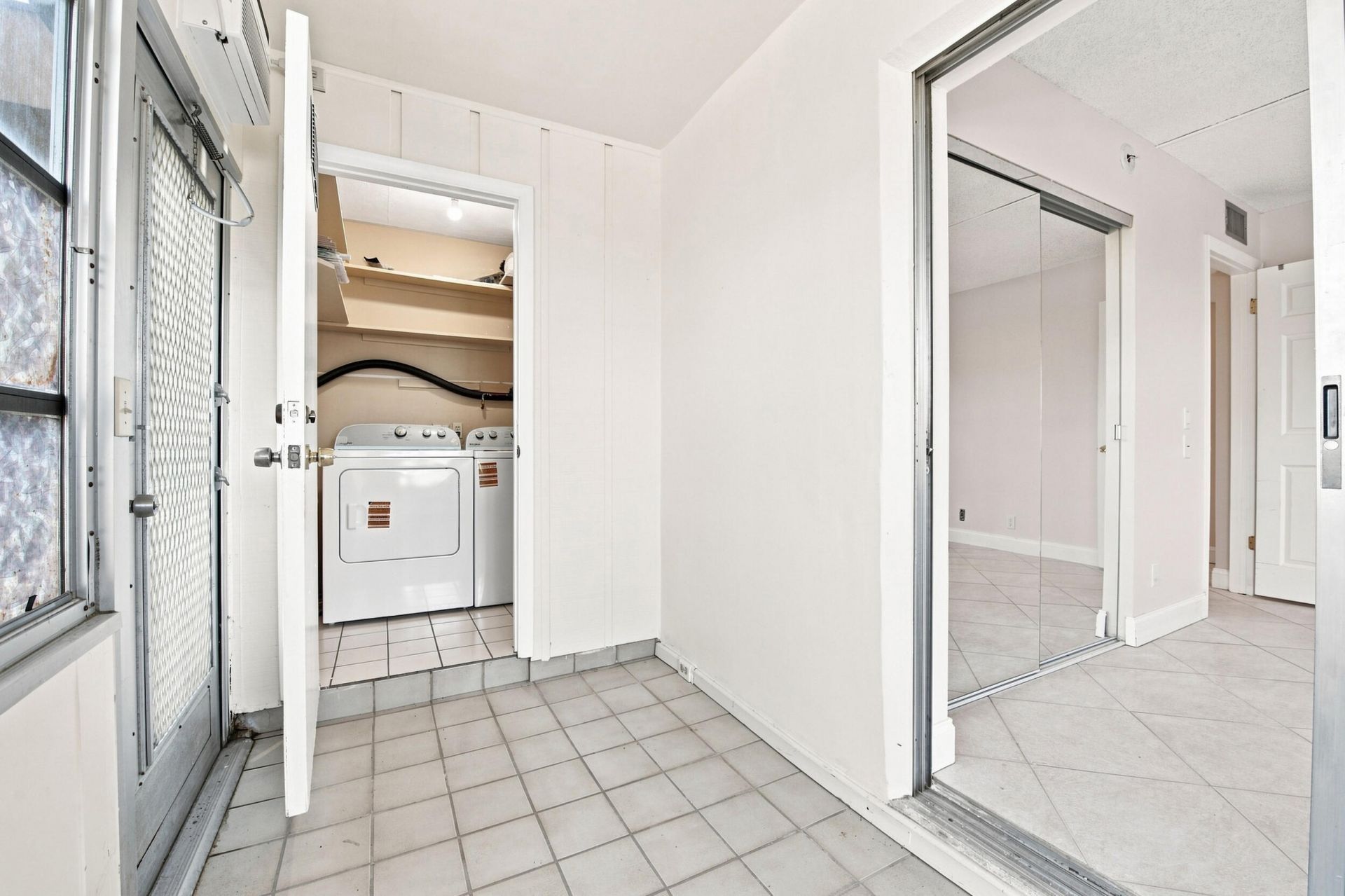 4 Flanders A, Delray Beach, FL 33484 Photo