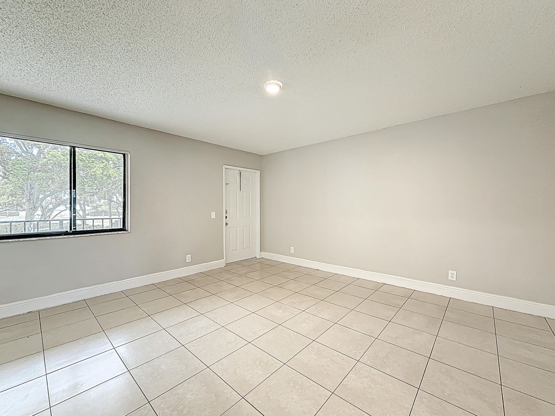 719 Meadows Circle, Boynton Beach, FL 33436 Photo