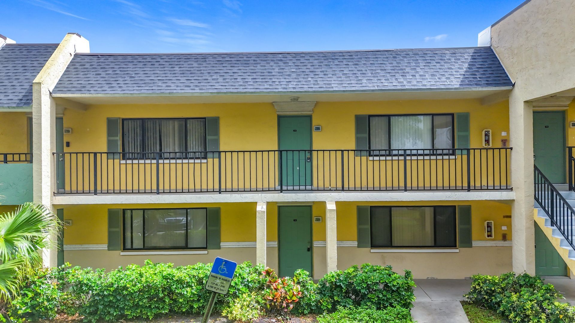 719 Meadows Circle, Boynton Beach, FL 33436 Photo