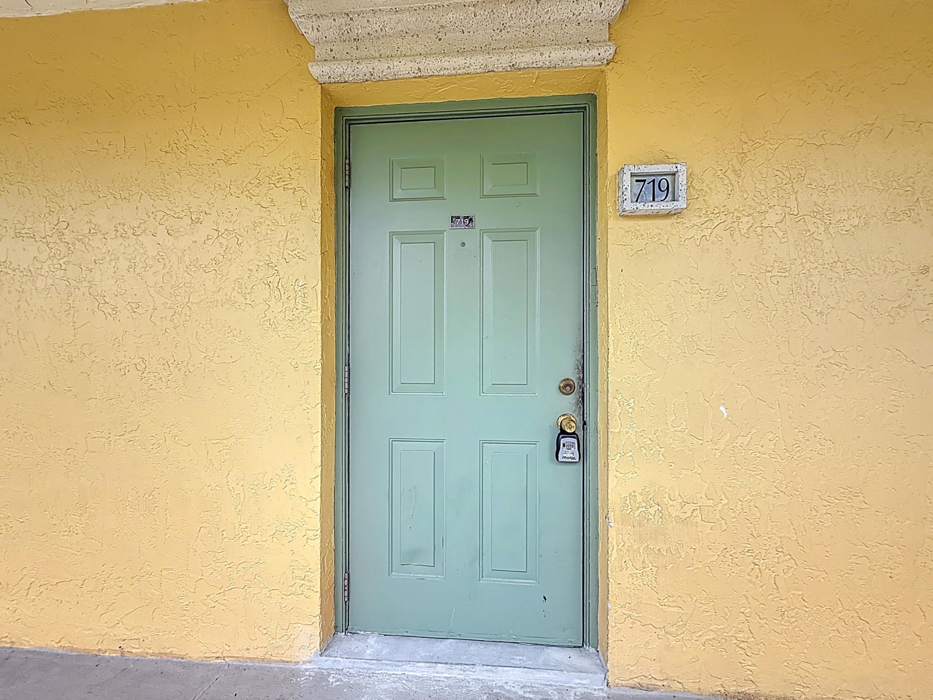 719 Meadows Circle, Boynton Beach, FL 33436 Photo