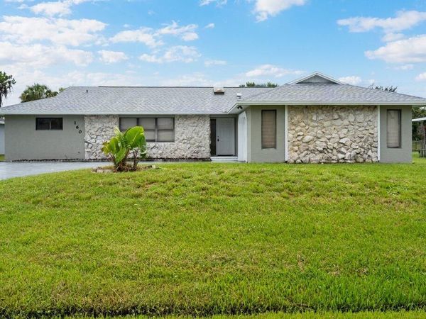 160 SW Grove Avenue, Port St. Lucie, FL 34983