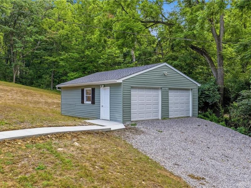 892 Happy Lane, Miamitwpclermont, OH 45150 Photo 2