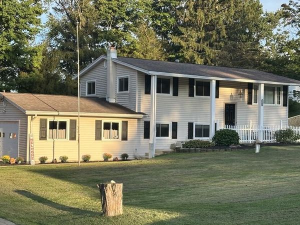 2145 Meadowwood Dr., Mansfield, OH 44903