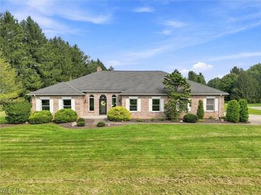 812 S Prospect Avenue, Hartville, OH 44632