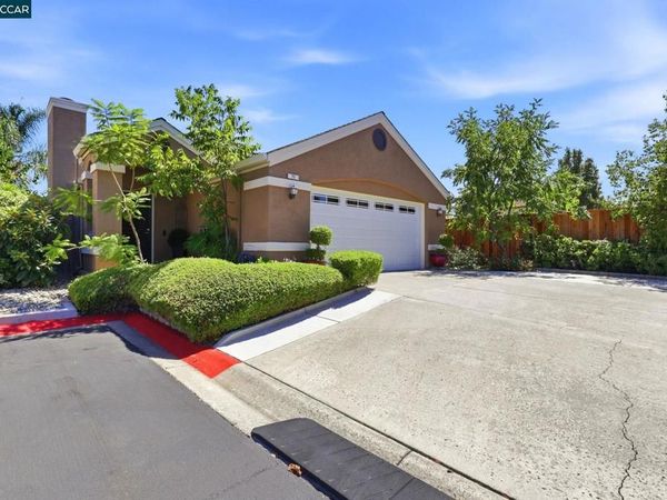 25 Sparrow Hawk Ct., Oakley, CA 94561