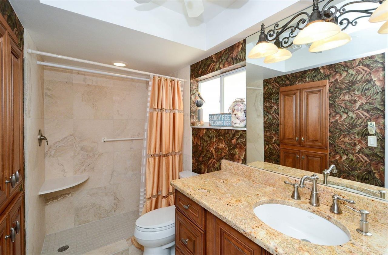 3804 Gulf Of Mexico Drive, Unit B-402, Longboat Key, FL 34228 Photo