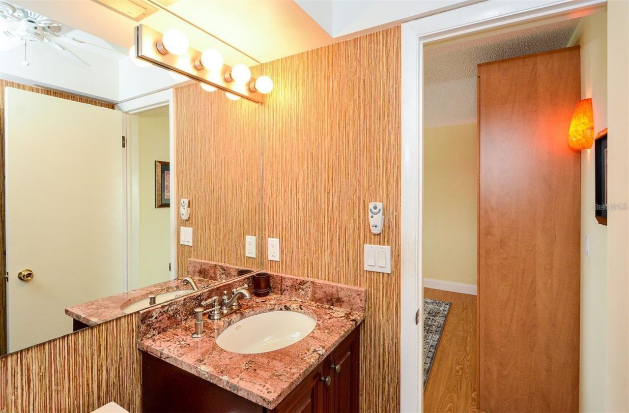 3804 Gulf Of Mexico Drive, Unit B-402, Longboat Key, FL 34228 Photo