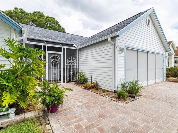 1009 LA MESA LANE, LADY LAKE, FL 32159