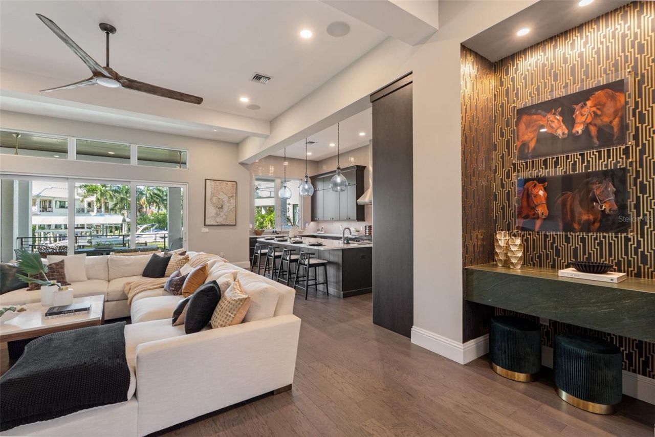 5215 W Neptune Way, Tampa, FL 33609 Photo