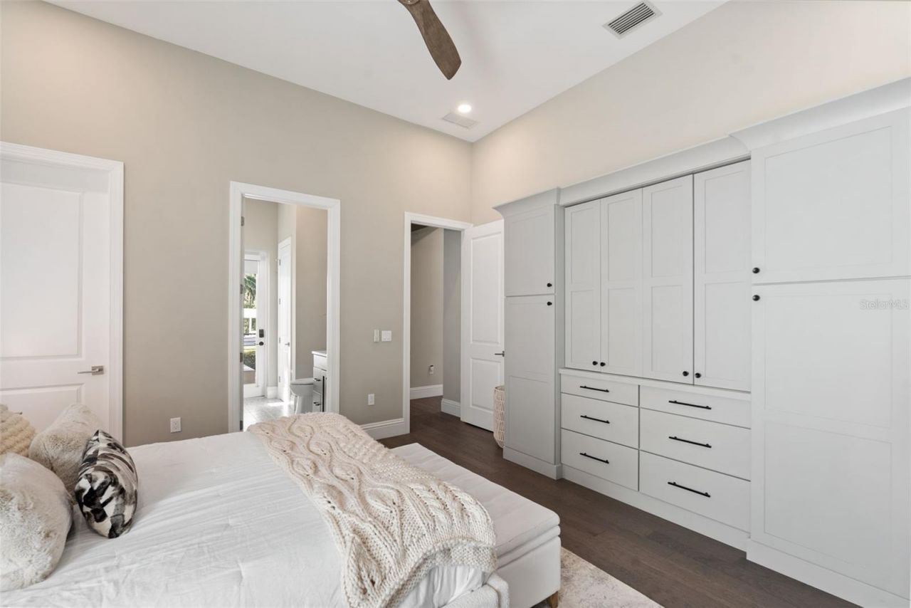 5215 W Neptune Way, Tampa, FL 33609 Photo