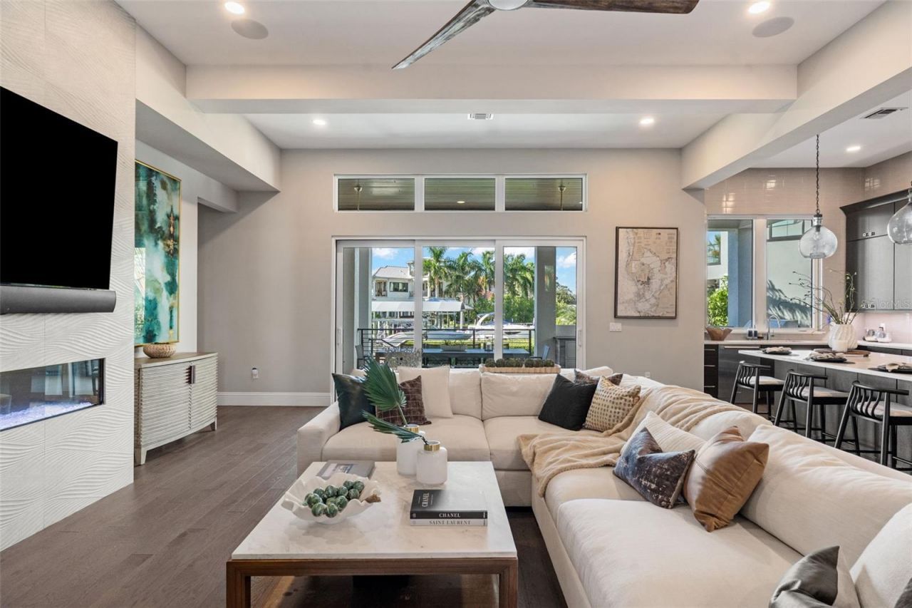5215 W Neptune Way, Tampa, FL 33609 Photo