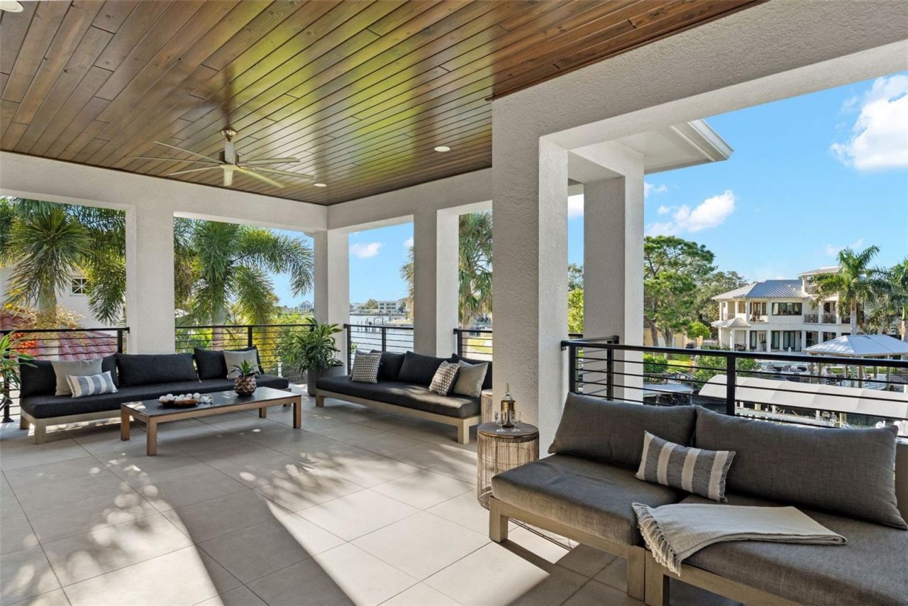 5215 W Neptune Way, Tampa, FL 33609 Photo