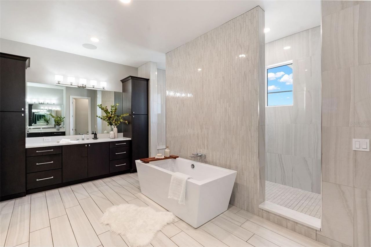 5215 W Neptune Way, Tampa, FL 33609 Photo