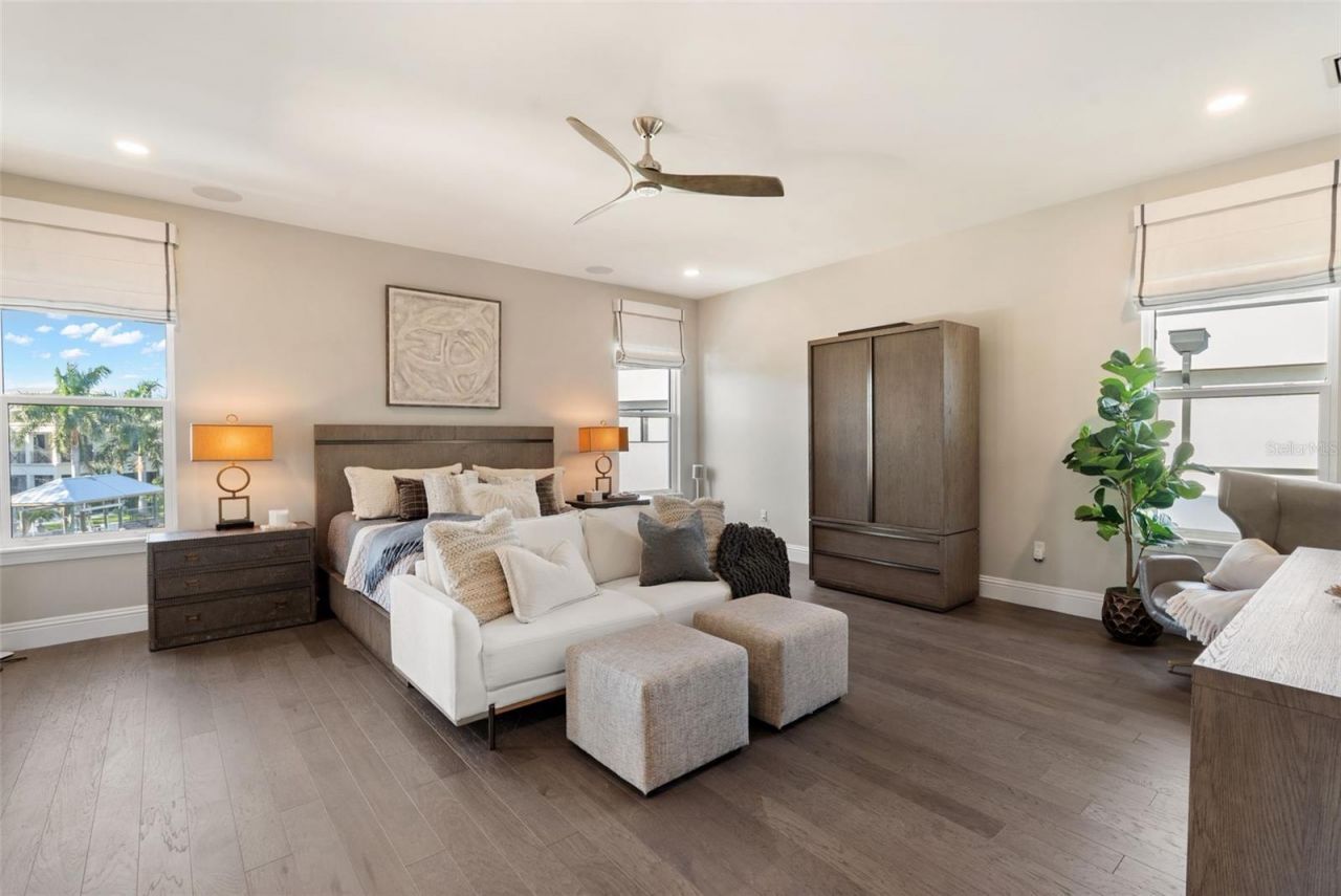 5215 W Neptune Way, Tampa, FL 33609 Photo
