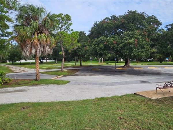 11501 WALKER AVENUE , SEMINOLE, FL 33772