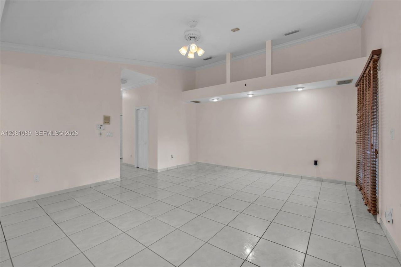 10485 NW 132nd St, Hialeah Gardens, FL 33018 Photo