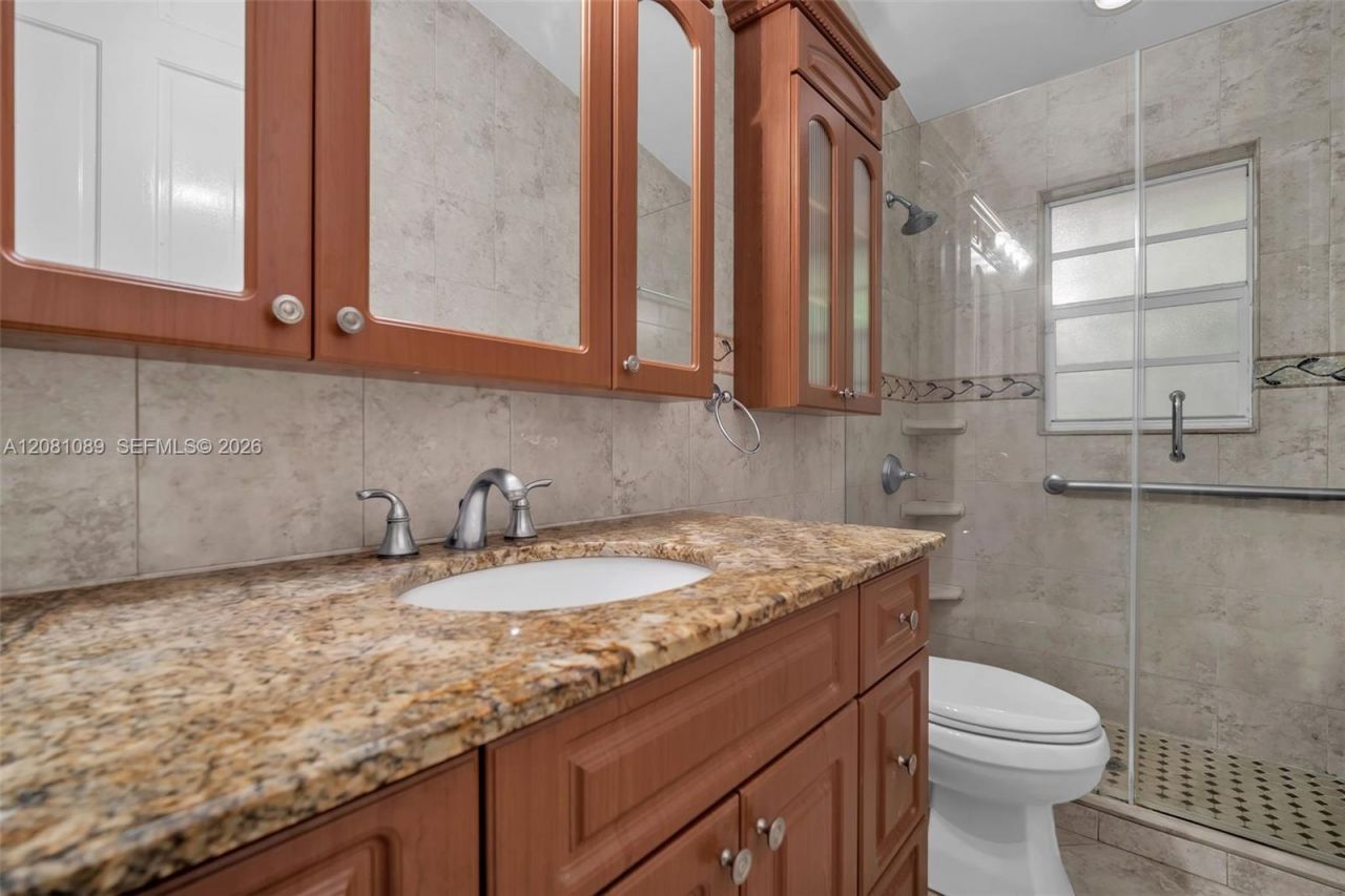 10485 NW 132nd St, Hialeah Gardens, FL 33018 Photo