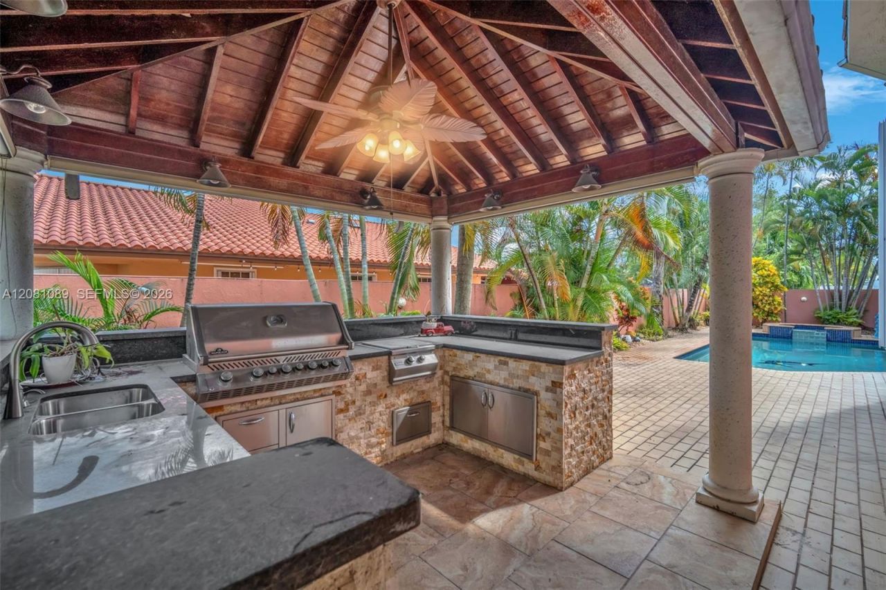 10485 NW 132nd St, Hialeah Gardens, FL 33018 Photo