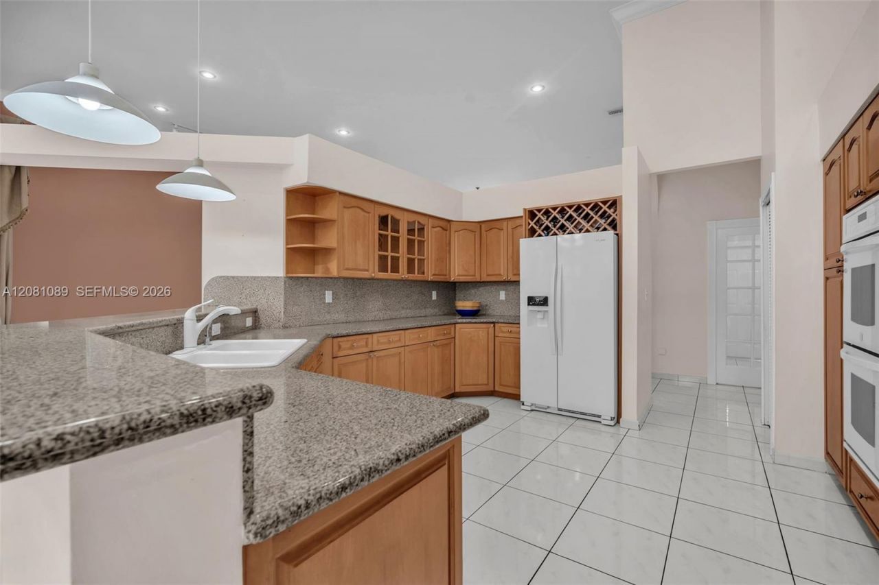 10485 NW 132nd St, Hialeah Gardens, FL 33018 Photo