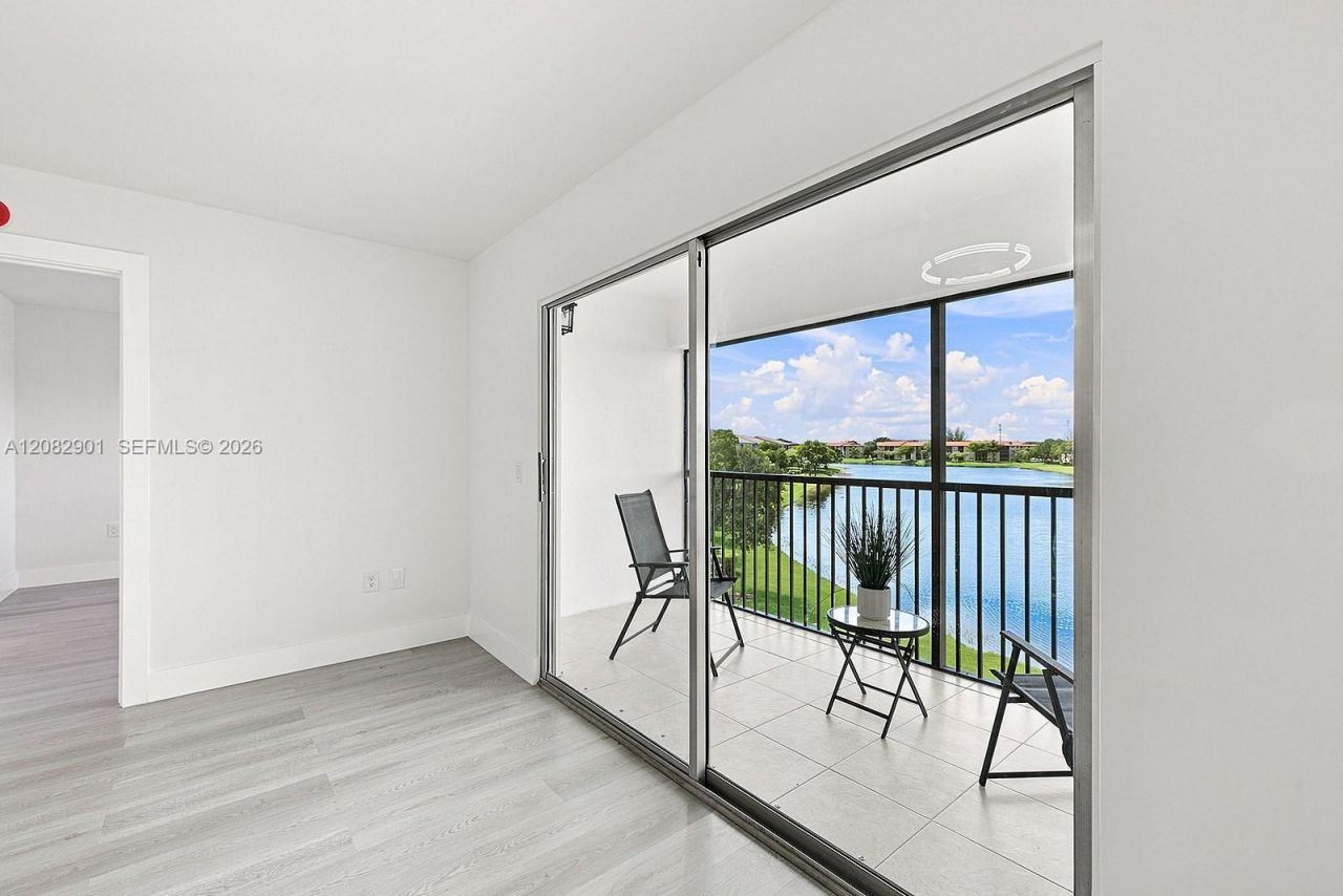 550 SW 138th Ave, Unit 402K, Pembroke Pines, FL 33027 Photo