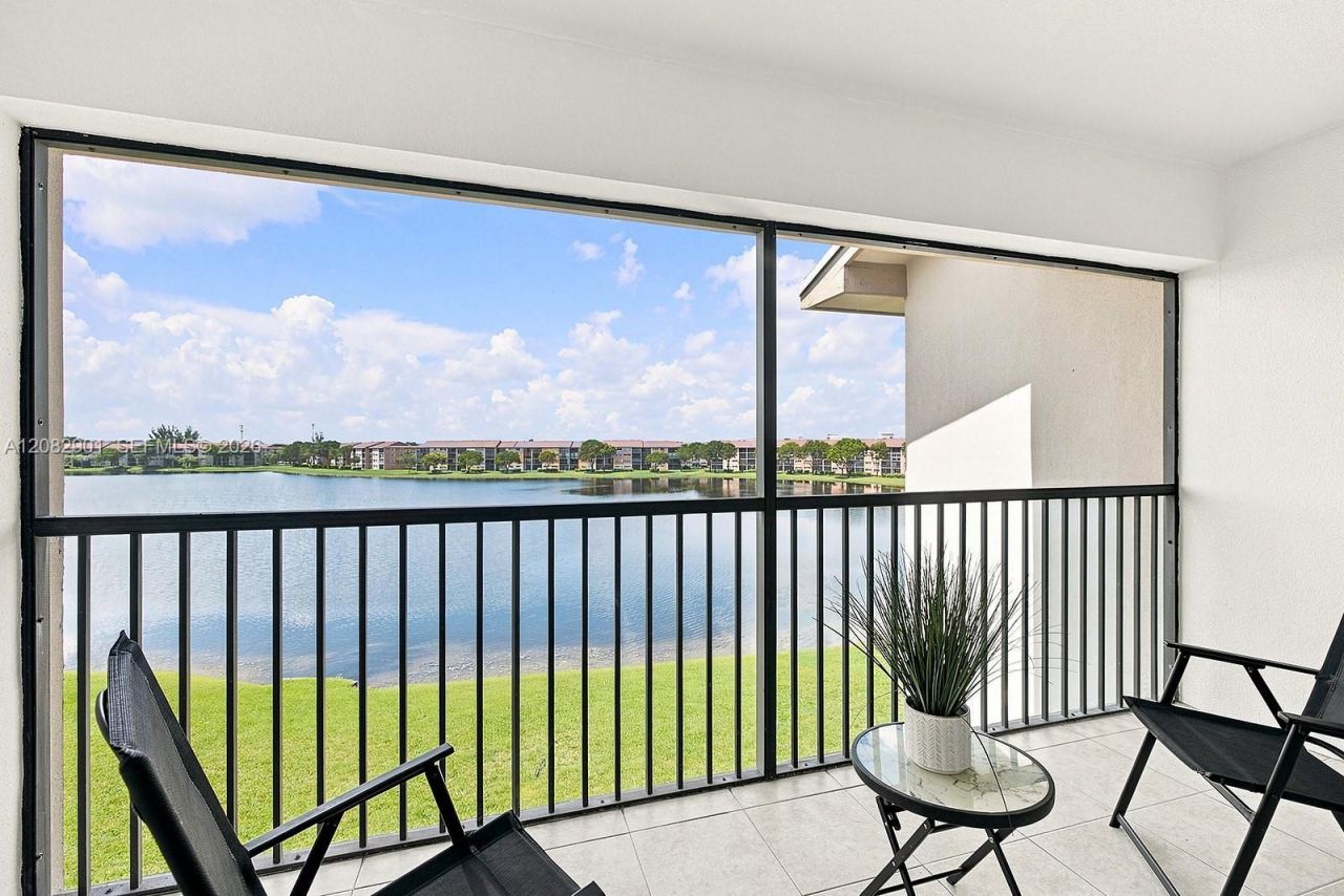 550 SW 138th Ave, Unit 402K, Pembroke Pines, FL 33027 Photo