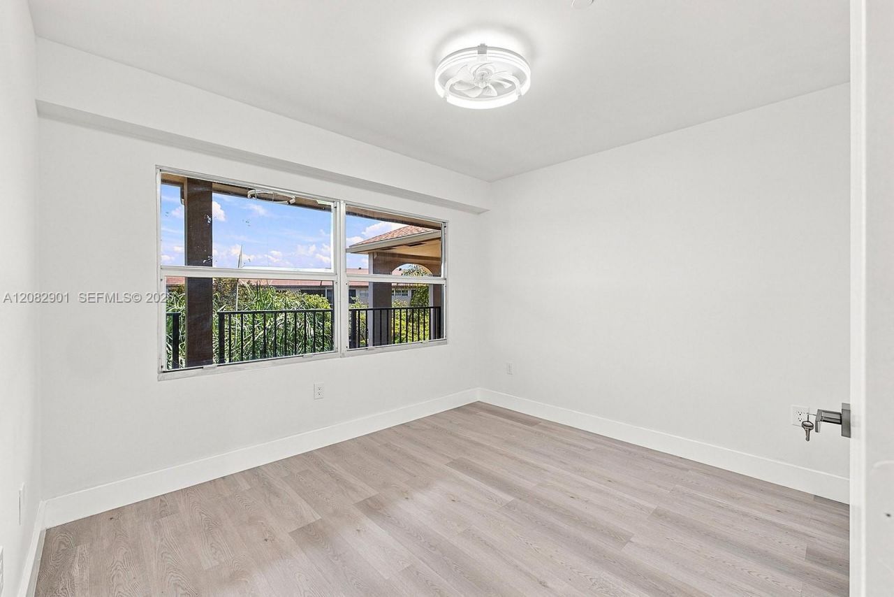 550 SW 138th Ave, Unit 402K, Pembroke Pines, FL 33027 Photo