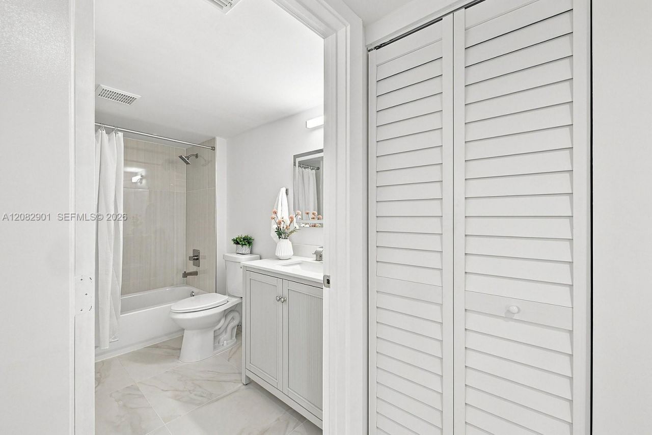 550 SW 138th Ave, Unit 402K, Pembroke Pines, FL 33027 Photo