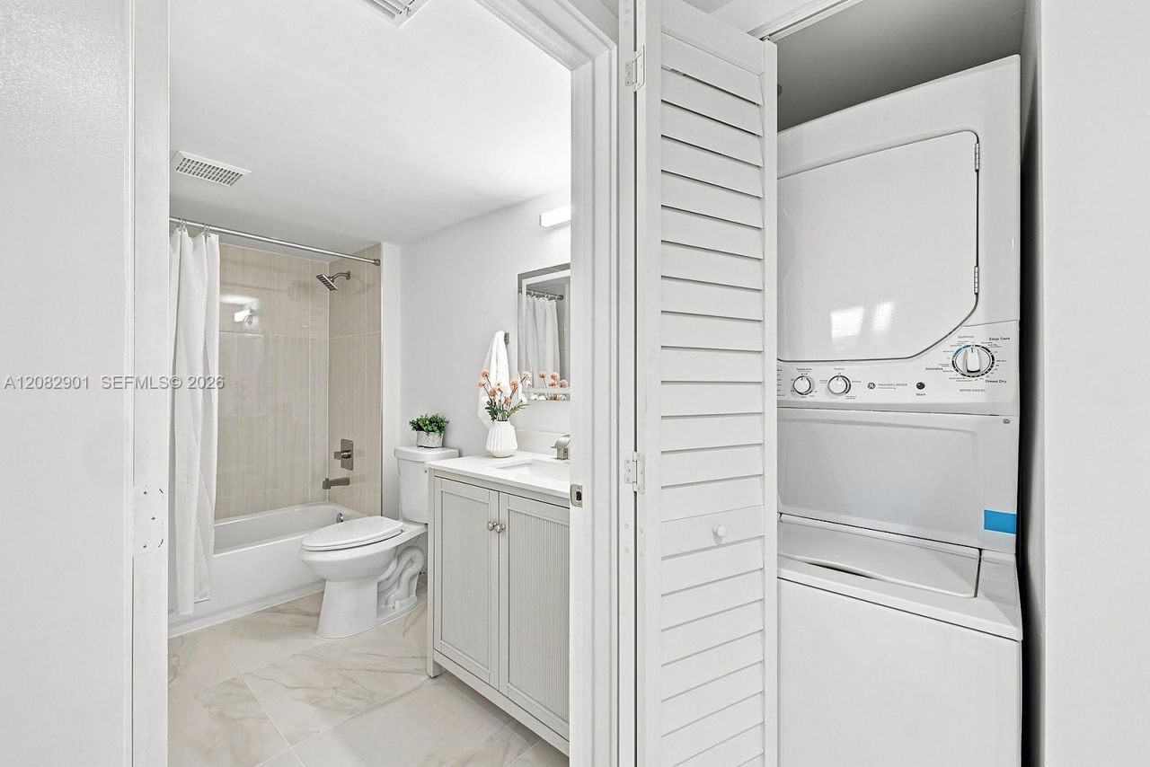 550 SW 138th Ave, Unit 402K, Pembroke Pines, FL 33027 Photo