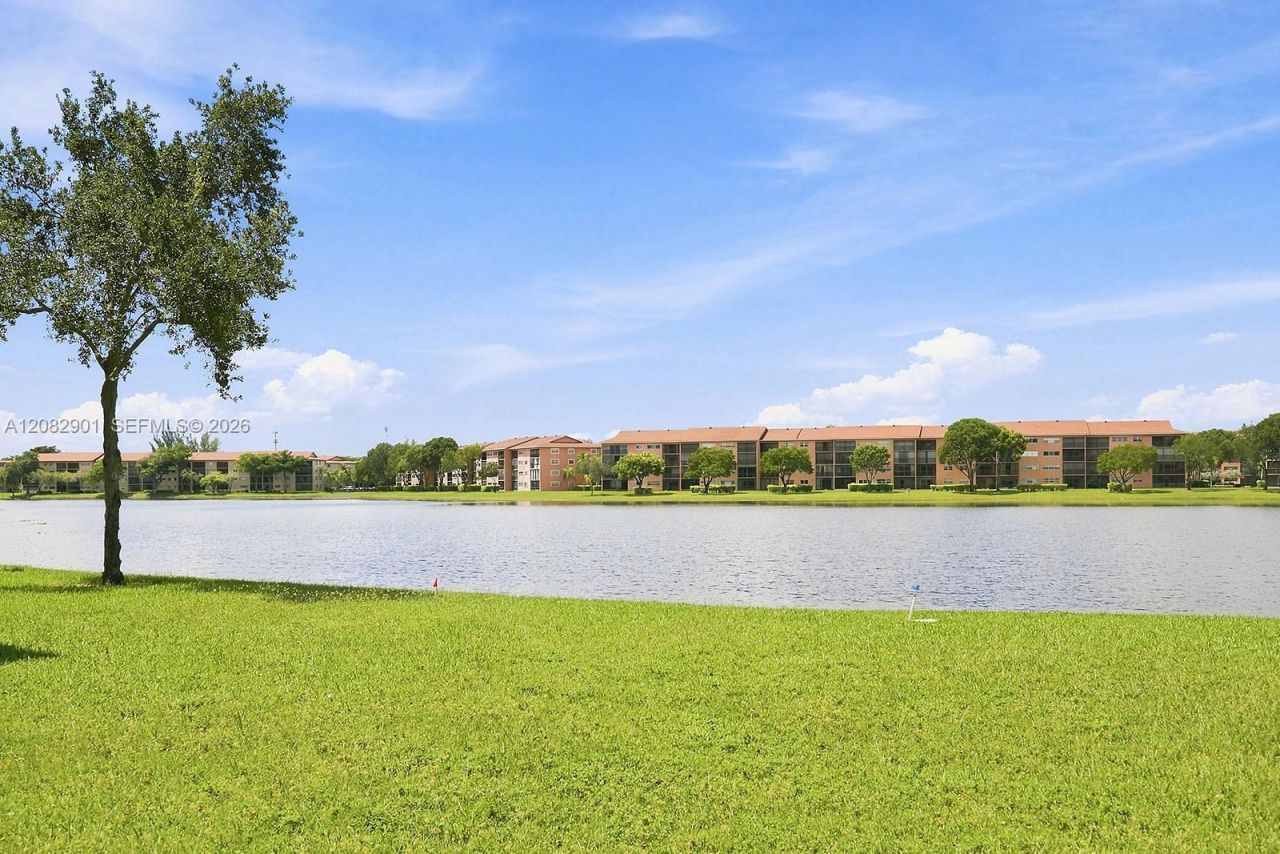 550 SW 138th Ave, Unit 402K, Pembroke Pines, FL 33027 Photo