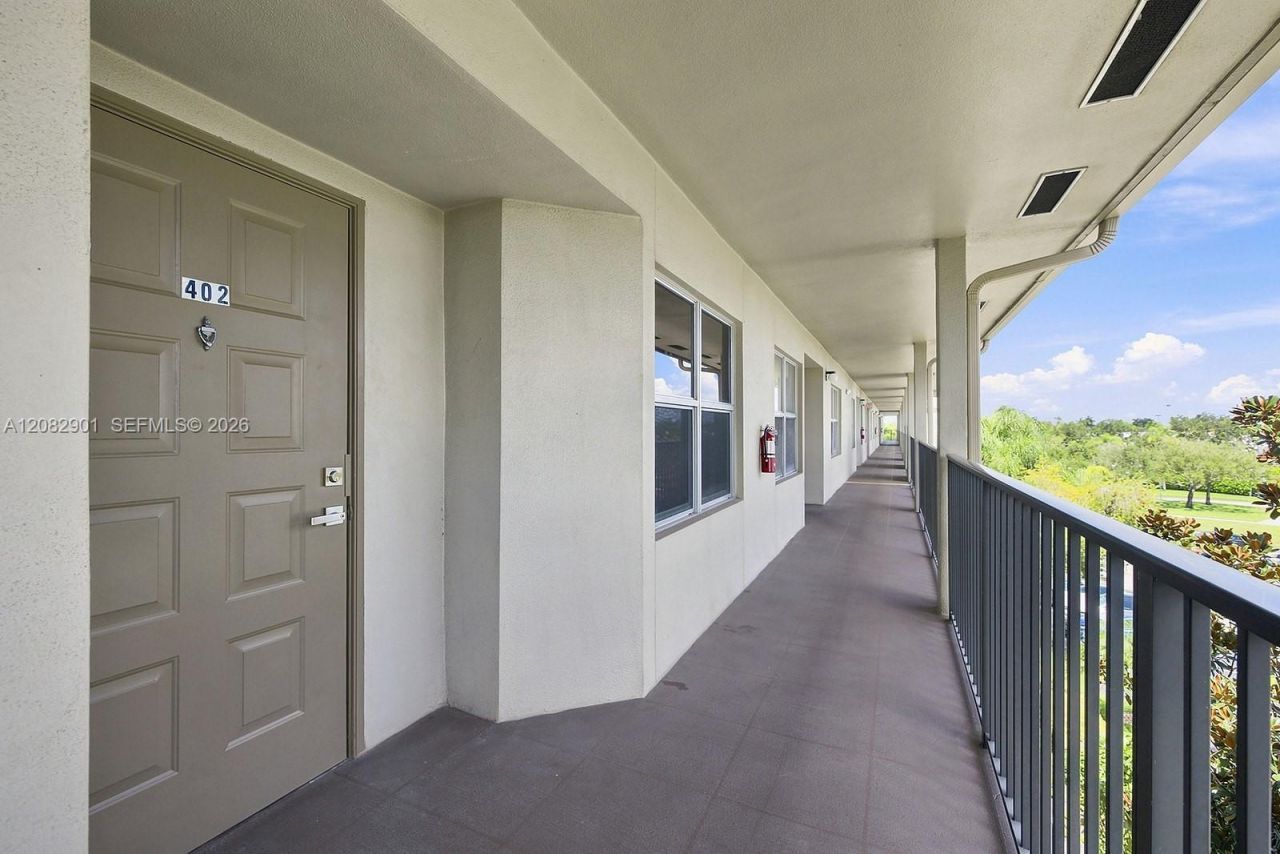550 SW 138th Ave, Unit 402K, Pembroke Pines, FL 33027 Photo