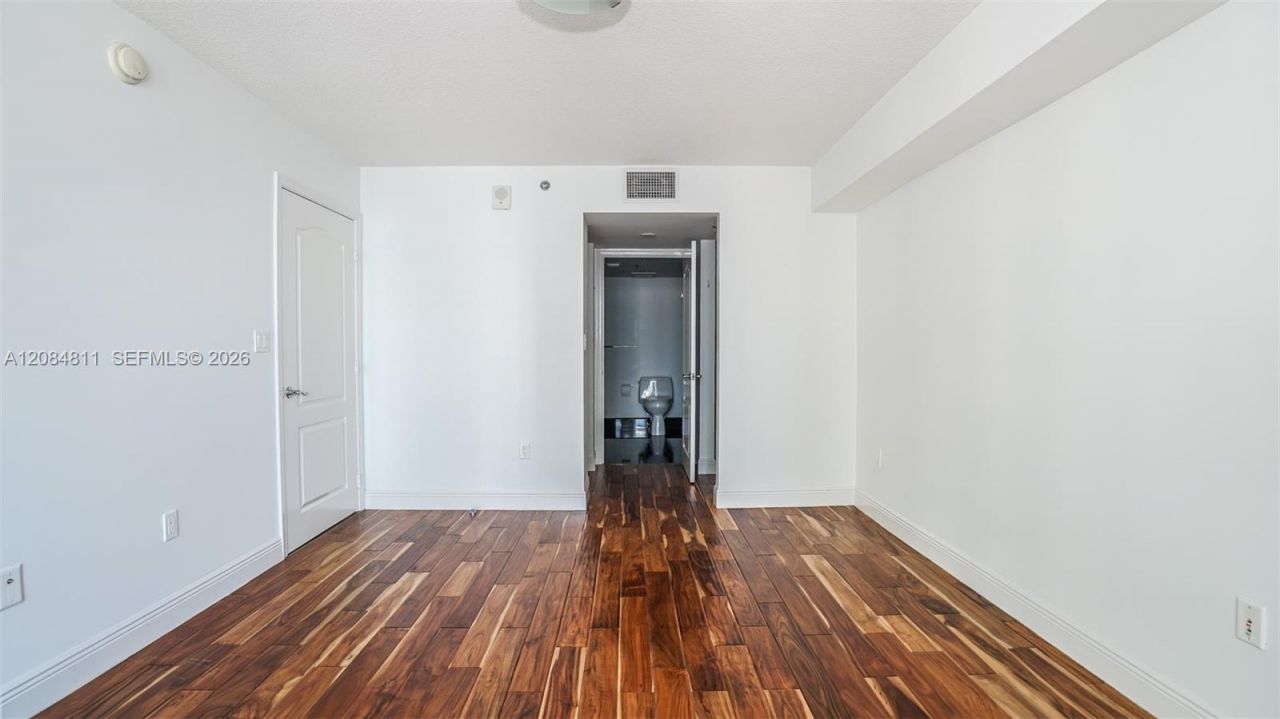 1200 Brickell Bay Dr, Unit 3620, Miami, FL 33131 Photo