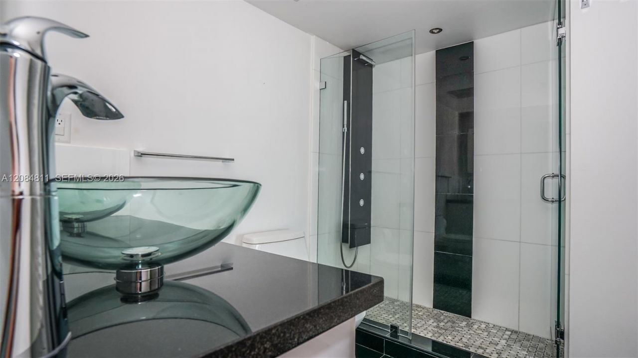 1200 Brickell Bay Dr, Unit 3620, Miami, FL 33131 Photo