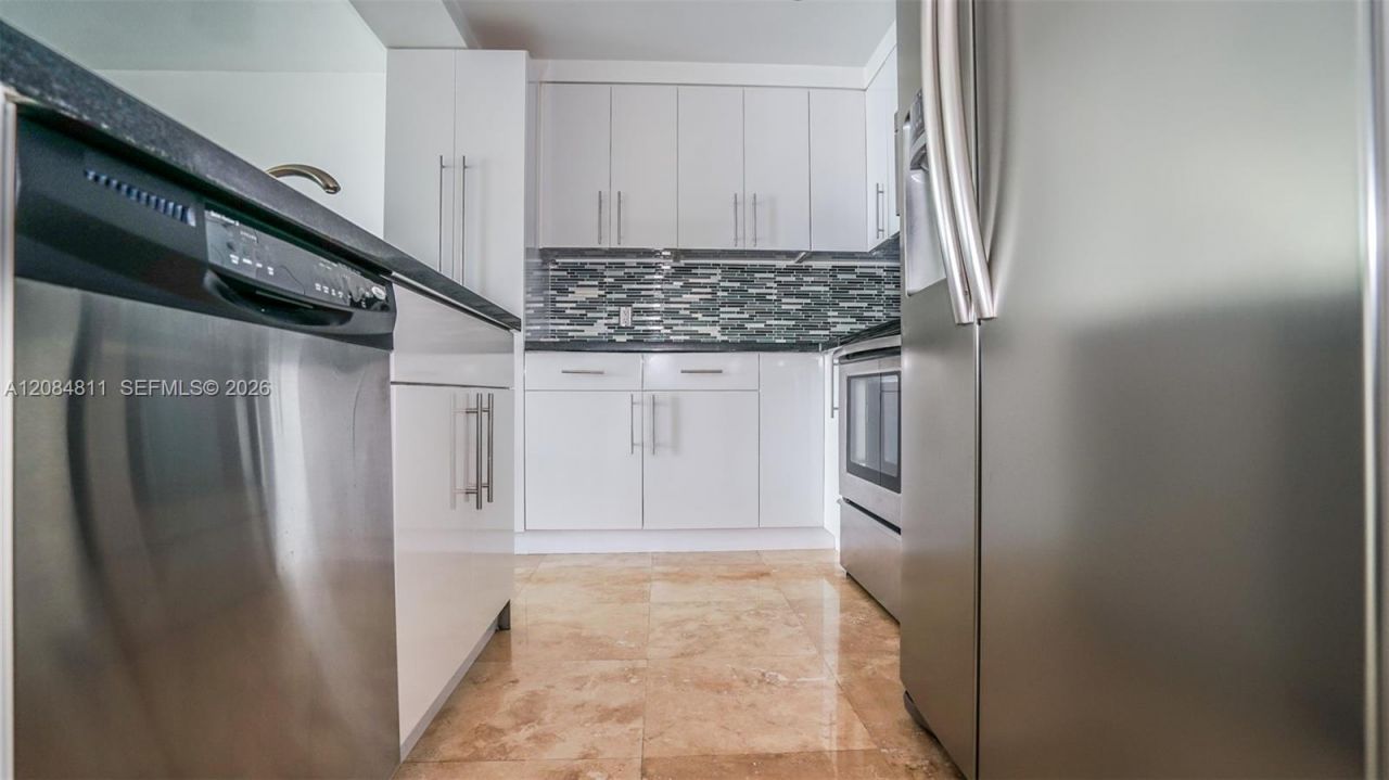 1200 Brickell Bay Dr, Unit 3620, Miami, FL 33131 Photo
