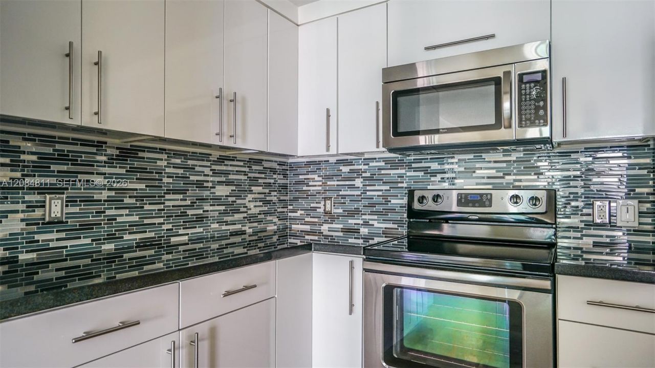 1200 Brickell Bay Dr, Unit 3620, Miami, FL 33131 Photo