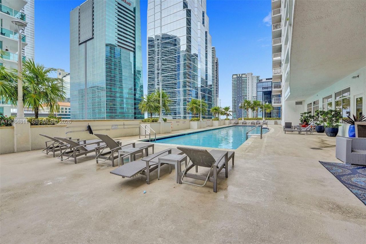 1200 Brickell Bay Dr, Unit 3620, Miami, FL 33131 Photo