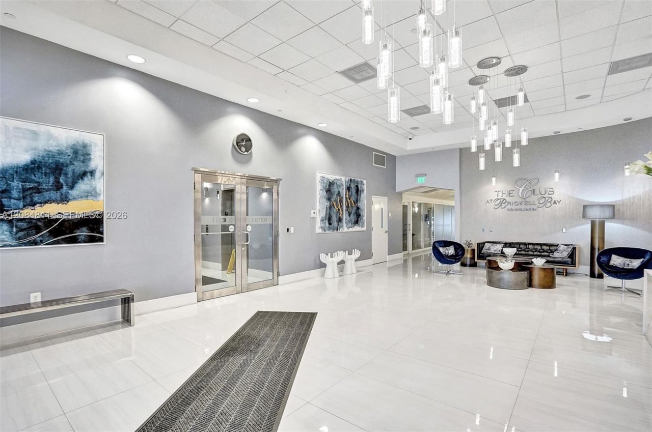 1200 Brickell Bay Dr, Unit 3620, Miami, FL 33131 Photo