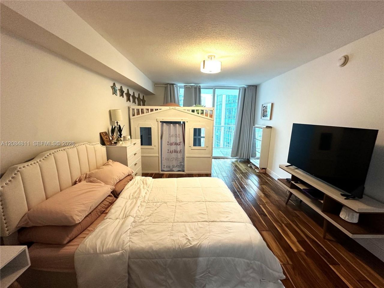 1200 Brickell Bay Dr, Unit 3620, Miami, FL 33131 Photo