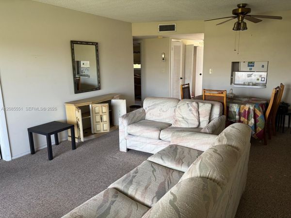 8021 N Sunrise Lakes Dr, Unit 310, Sunrise, FL 33322