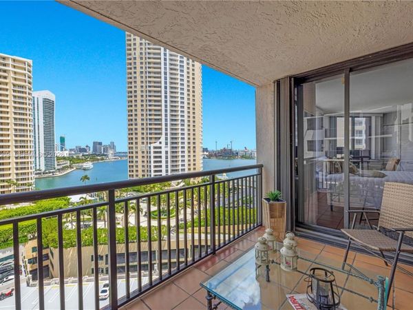 540 Brickell Key Dr, Unit 1514, Miami, FL 33131