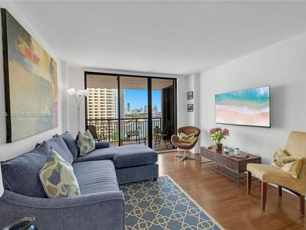 540 Brickell Key Dr, Unit 1514, Miami, FL 33131