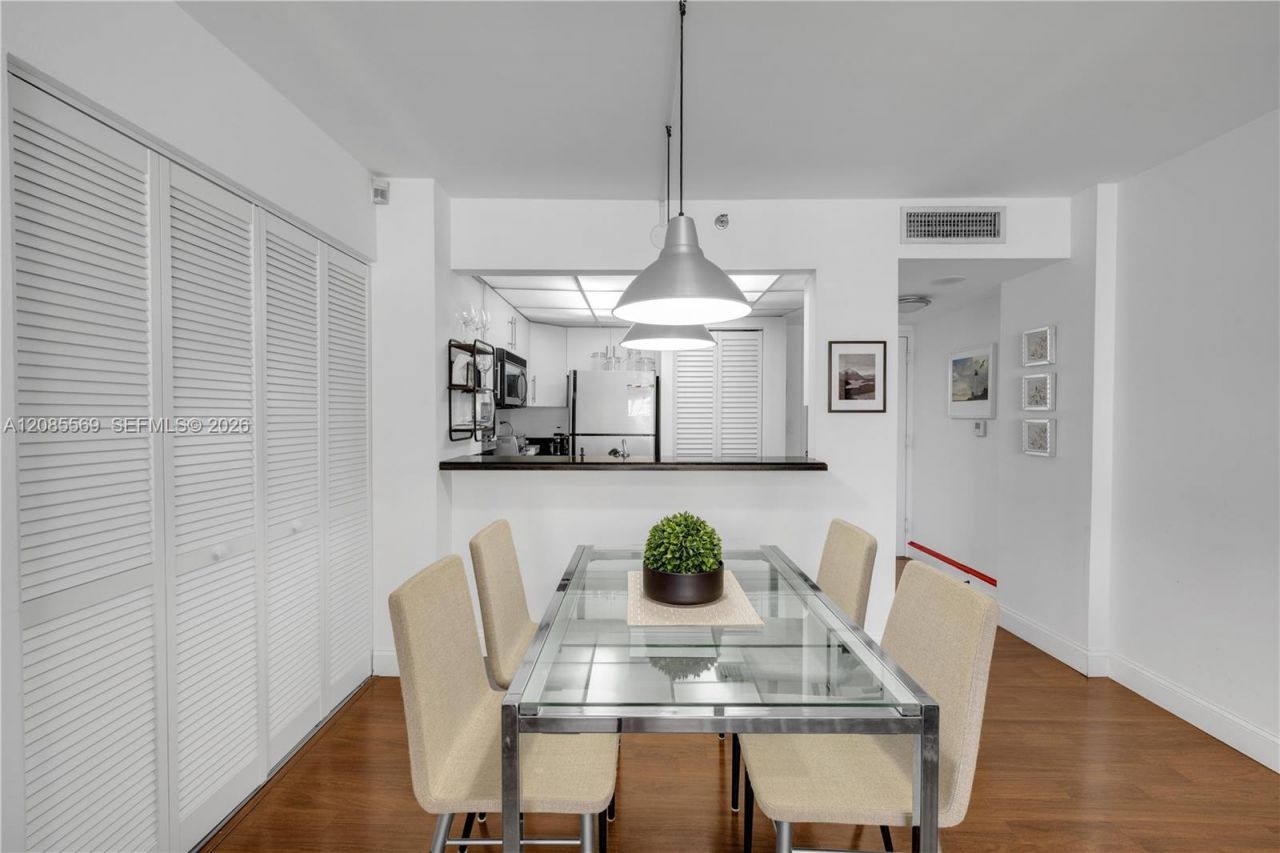 540 Brickell Key Dr, Unit 1514, Miami, FL 33131 Photo