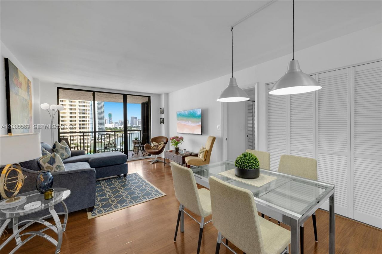 540 Brickell Key Dr, Unit 1514, Miami, FL 33131 Photo