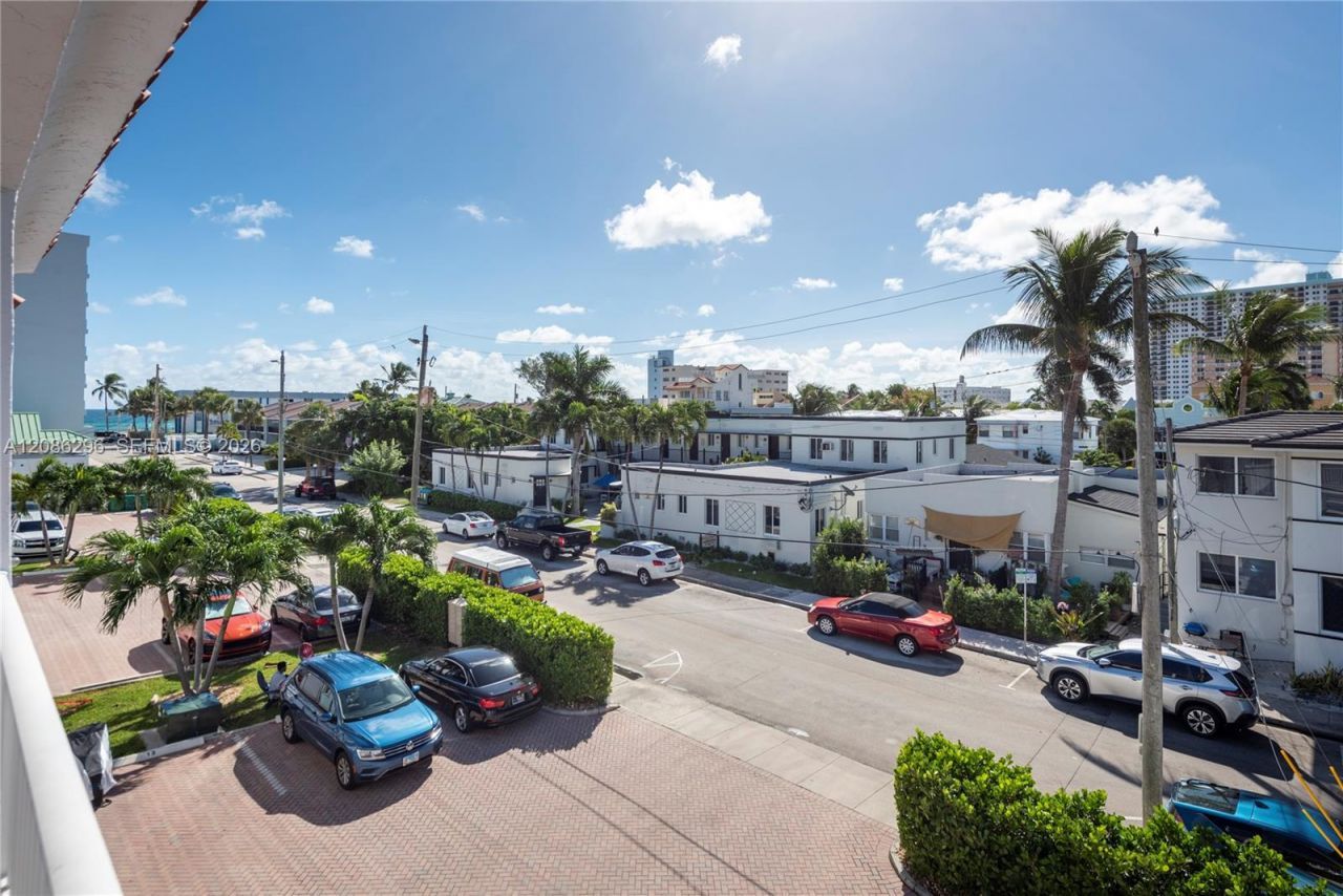 353 Virginia St, Hollywood, FL 33019 Photo