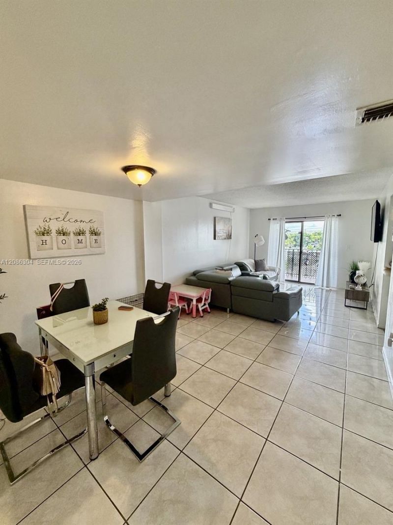 8095 NW 8th St, Unit 402, Miami, FL 33126 Photo