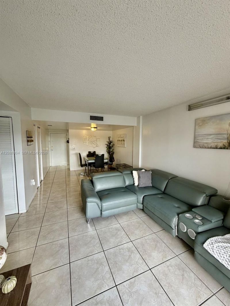 8095 NW 8th St, Unit 402, Miami, FL 33126 Photo